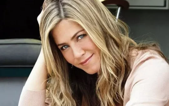 Jennifer Aniston Net Worth 2021 – How Much She Earns?