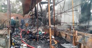 Delhi: Many shops gutted in fire at Chandni Chowk market