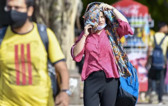 Delhi Records Hottest Day Of Year, Temperatures 10 Degrees Above Normal