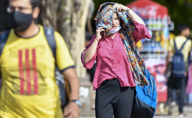 Delhi Records Hottest Day Of Year, Temperatures 10 Degrees Above Normal
