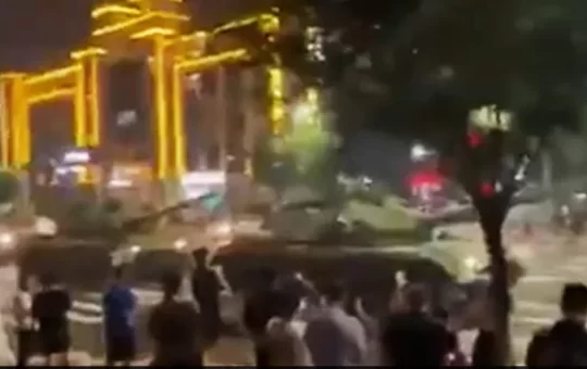 Video Shows Tanks Protecting Crisis-Hit Banks In China, Internet Says "History Repeats Itself"