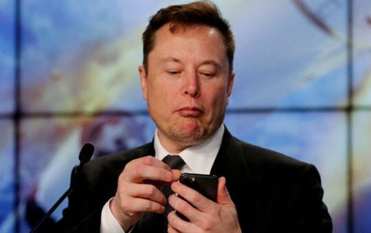 Elon Musk Tweets "I'm Buying Manchester United", Internet Confused