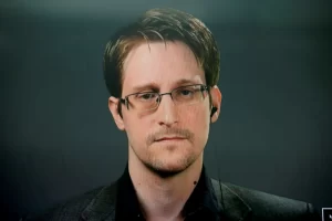 Putin Grants Russian Citizenship To US Whistleblower Edward Snowden