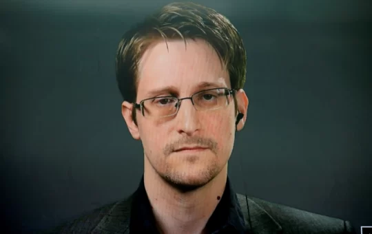 Putin Grants Russian Citizenship To US Whistleblower Edward Snowden