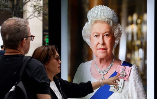 How the Royal family used Twitter to tell the world the Queen had died