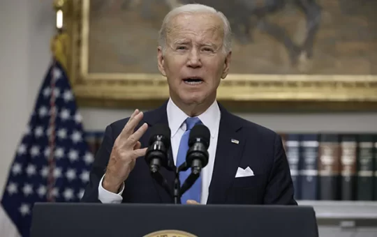 Biden Promises Zelensky Advanced Air Defense Systems After Russian Strikes