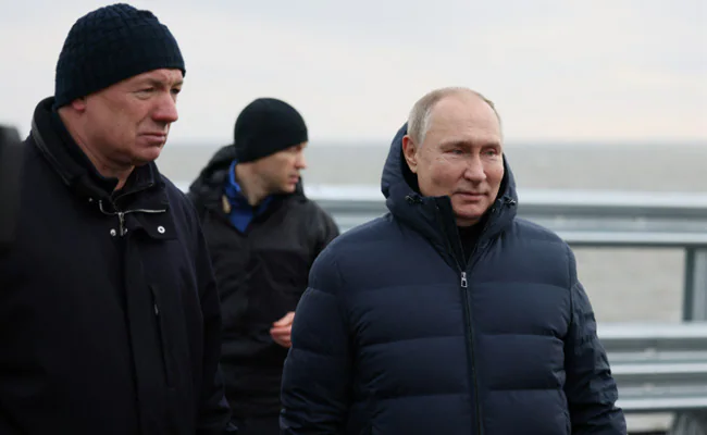 In A First, Putin Visits Bridge On The Frontline In Ukraine