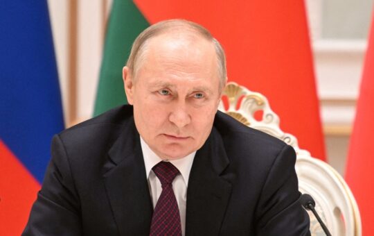 Putin on 'extremely difficult situation' as Ukraine seeks end to war: Top 10